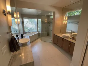 Luxurious modern 3-bedroom plus den home w/ pool & hot tub - Image 2