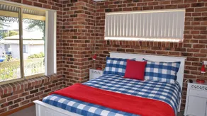 Birchgrove Terrace 1 - Bring your own linen - Image 4