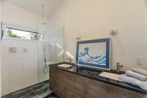 Executive 2 BR West Bellevue - Clyde Hill - Image 3