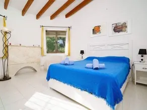 Ruhige Villa, Swimmingpool, Klimaanlage, WLAN, 3 Schlafzimmer für 6 ruhige Personen - Image 3