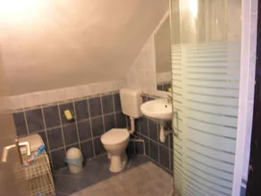 Holiday home near the city centre with washing machine - Image 4
