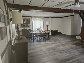 CHEERFUL 4 BEDROOMS GETAWAY HOME NEAR LAKE - Image 4