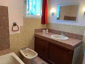 Bright and comfortable house in a quiet area in a wooded park near the beaches. - Image 5