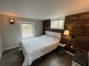 Cozy Lake Cabin in the Woods - Image 4