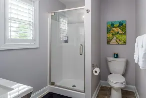 2 bed/2 bath with LR, DR, Kitchen, Laundry & Deck. Parties are not allowed. - Image 4