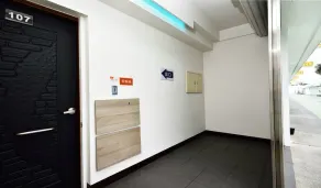 Corona Motel - Image 3