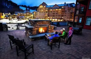 Location and Comfort - One Bedroom Ski In / Ski out, Hot Tub and Fire Pit - Image 3