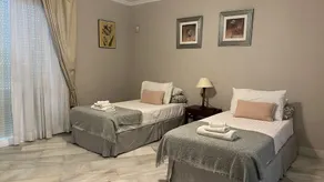 Marbella ELVIRIA - Steps to the Beach - Very Large 2 Bedroom - Sleep 5 - Parking - Image 4