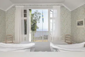 Villa Gökboet is a spacious and ultra-charming oceanfront residence - Image 4