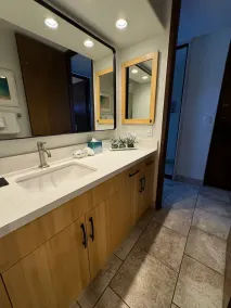 Oceanfront penthouse 40 feet from ocean - 2 bedroom, 1 bath - Amazing View! - Image 4