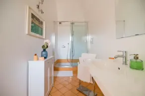 Large, luxurious family apartment in Biella's historic center - Image 3