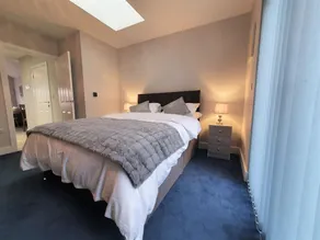 Modern fully self-contained Annex, free Parking private off street, large Garden - Image 5