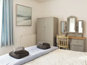 2 bedroom accommodation in Scarborough - Image 5