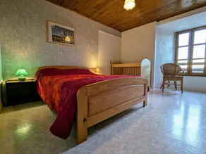 Family-Friendly Cottage with Spacious Rooms and Enclosed Yard in Freycenet-la-Tour - Image 5