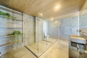 Nwts - Studios in Building With Sea View - Image 4