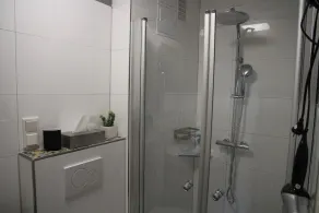Apartment in Kurpark—beautiful, quiet, and right in the center— - Image 2