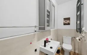 2 bedroom stunning apartment in Malberg - Image 3