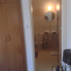Luxury 1 bedroom apartment (sleeps 4) with shared pool - Image 2