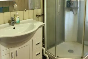 Cottage - Sleeps 6 - Parking - Patio - Image 2