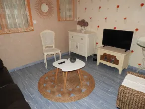 TWO BEDROOMS TWO STEPS FROM THE PARISH ENCLOSURE - Image 3