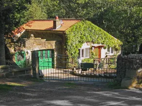 Pretty two storey holiday cottage right beside the village stream. - Image 2