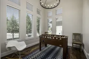Clean, modern, golf course home w/ incredible mtn views, close to hike/golf/ski. - Image 4
