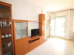 Wohnung mit Terrasse, 150m vom Strand Grifeu, WLAN, Parkplatz, für 4 Gäste - Image 2