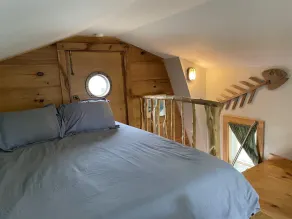 Adorable Tiny House in Picturesque Seaside Village - Image 4