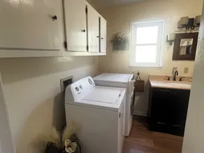 Fisherman’s Getaway with Sunset Views & Room for 11 - Image 2