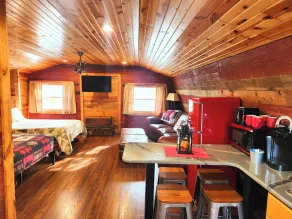The Urban Barn! private parking - Image 5