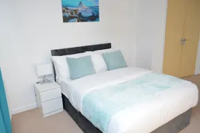 Large, spacious and cosy 5 bedroom house sleeps up to 9 guests. - Image 2