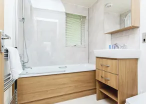 3 bedroom accommodation in Newton Saint Loe, Nr Bath - Image 2
