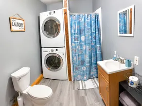 Waterfront and Spacious - Taunton Bay Galley Apartment - Image 2