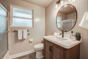 Hot Tub!  Spacious 4 Bedroom Home Near Beach and Ferry - Image 3