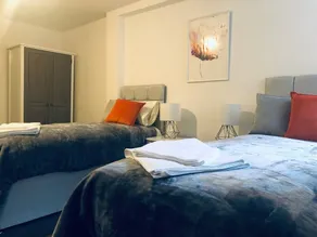 ELD6 - 2 bedroom, free parking and Netflix - Image 3