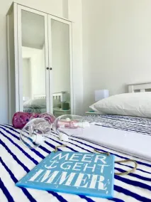 Family-friendly vacation beach apartment with enchanting sea views. - Image 5
