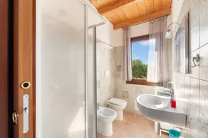 Villa \"Is Sorrisi\" con veranda privata a due km dal mare - Image 2