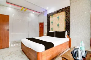 Deluxe Rupashi Restaurant And Guest House - Image 5