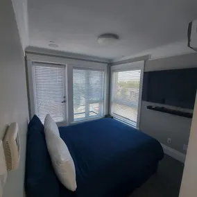 Sunset Mews Luxurious 3 Bed Townhouse - Image 5