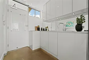 Modern Potts Point Studio - Image 5