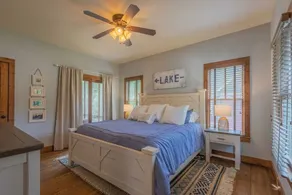 Sunrise Retreat - Luxury Lakefront Retreat - Hot Tub, Outdoor Fireplace - Image 5