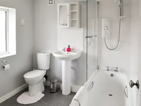 3 bedroom accommodation in Broom, near Biggleswade - Image 2