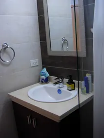 Apartamento con patio y aire acondicionado en el Barrio San Antonio - Image 3