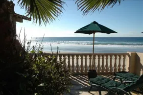 Romantic beachfront - Image 2