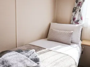 MARIGOLD LODGE, pet friendly, luxury holiday cottage in Staithes - Image 5