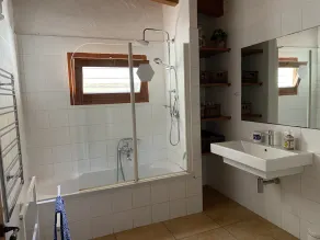 Modernisierte frei stehende Villa mit großem Schwimmbad – für 8 Personen - Image 2