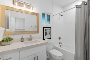 Featherlight Cottage with BBQ and Hot Tub in Downtown Phoenix - Image 3