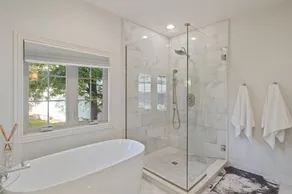 Enjoy views of Old Kinderhook 14th green, in 4 bedroom king bed - 6 bath home - Image 4