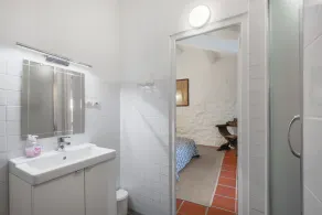 Maison en pierre en pierre avec piscine et tennis, au cœur d’un écrin de nature - Image 4