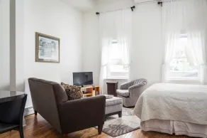 Crystal Comfort, Suite 1 - Image 5